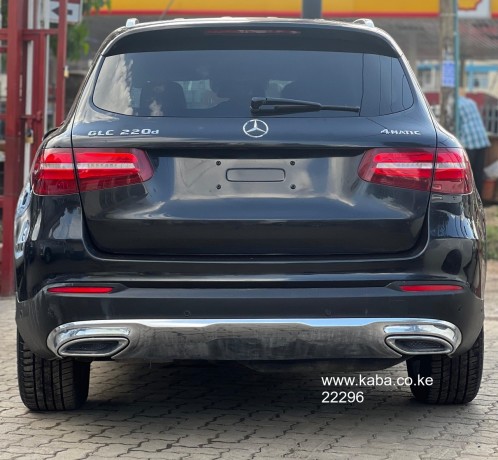 2015-mercedes-benz-glc220d-big-4