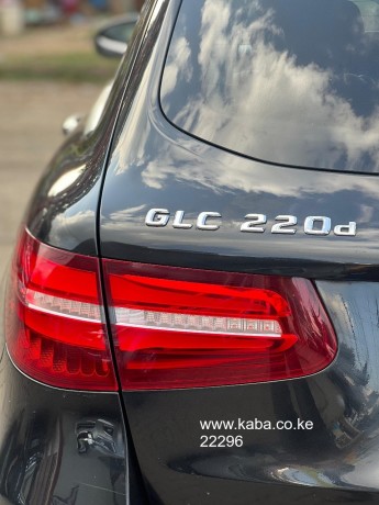 2015-mercedes-benz-glc220d-big-7