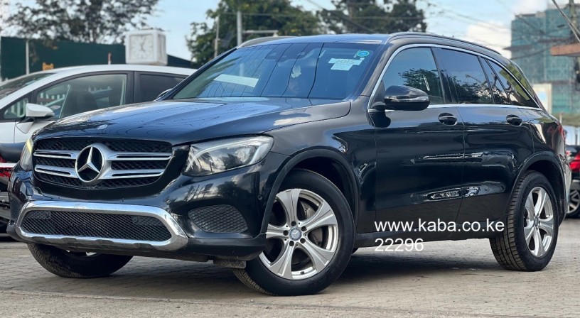 2015-mercedes-benz-glc220d-big-0