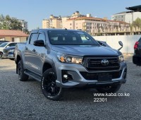 2019-toyota-hilux-small-0