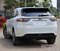 2017-toyota-harrier-small-1