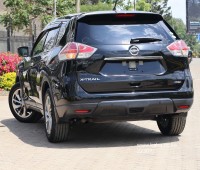 2017-nissan-xtrail-small-1