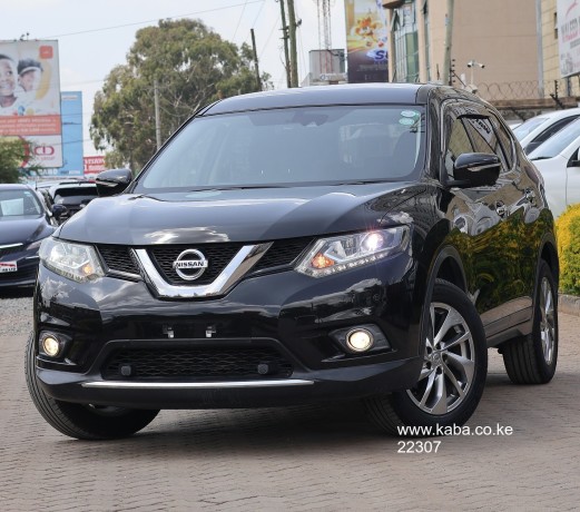 2017-nissan-xtrail-big-0