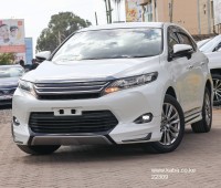 2017-toyota-harrier-small-1