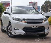 2017-toyota-harrier-small-3