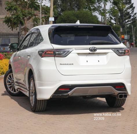 2017-toyota-harrier-big-0