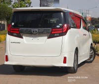 2017-toyota-alphard-small-6