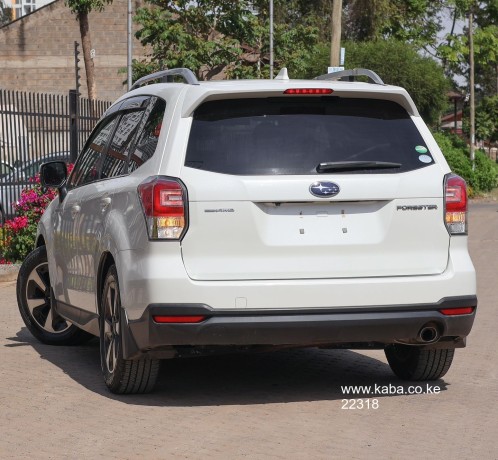 2017-subaru-forester-big-0