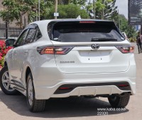 2017-toyota-harrier-small-1