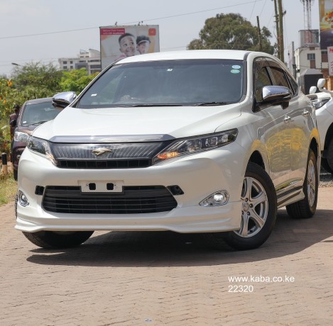 2017-toyota-harrier-big-0