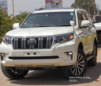 2017-toyota-prado-tx-small-7