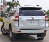 2017-toyota-prado-tx-small-7