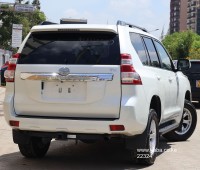 2017-toyota-prado-tx-small-2