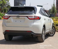 2017-toyota-harrier-small-1