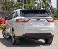 2017-toyota-harrier-small-7