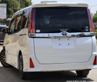 2017-toyota-noah-small-5