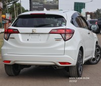 2017-honda-vezel-small-3