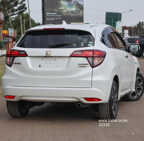 2017-honda-vezel-big-3