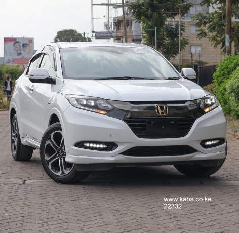 2017-honda-vezel-big-6