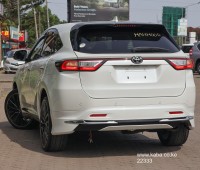 2017-toyota-harrier-small-4