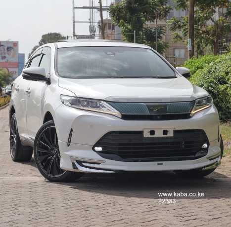 2017-toyota-harrier-big-0