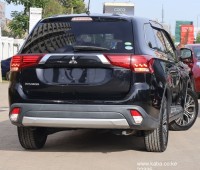 2017-mitsubishi-outlander-small-7