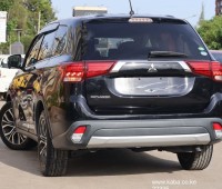 2017-mitsubishi-outlander-small-4