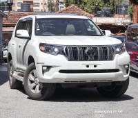 2018-toyota-prado-tx-small-2