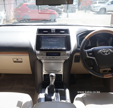 2018-toyota-prado-tx-big-4