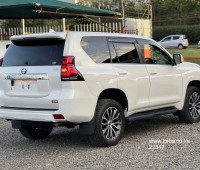 2017-toyota-prado-txl-small-5