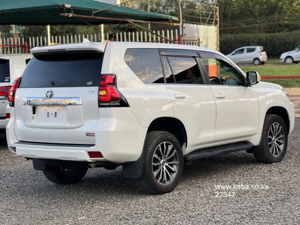 2017-toyota-prado-txl-big-5