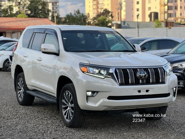 2017-toyota-prado-txl-big-9