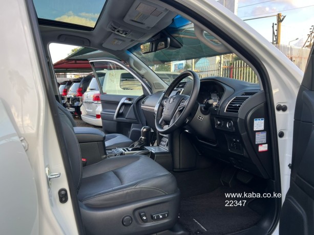 2017-toyota-prado-txl-big-7