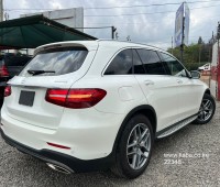 2017-mercedes-benz-glc250-small-8