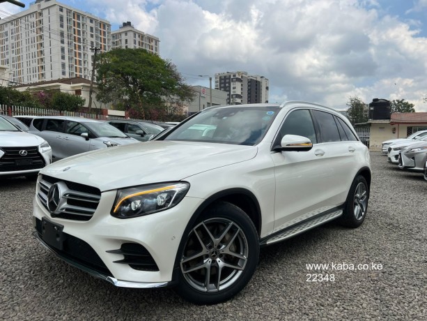 2017-mercedes-benz-glc250-big-9