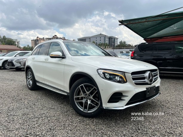 2017-mercedes-benz-glc250-big-3