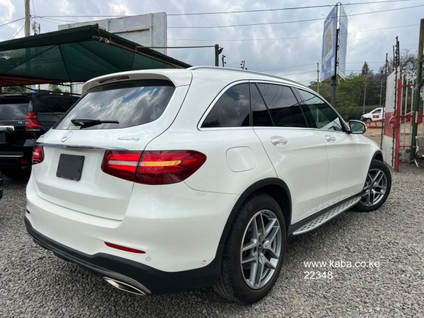 2017-mercedes-benz-glc250-big-8