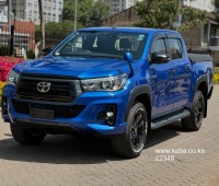 2019-toyota-hilux-small-0