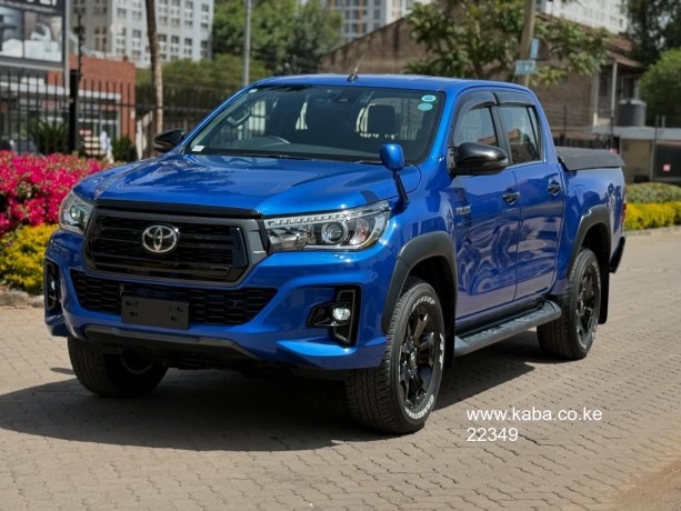 2019-toyota-hilux-big-0