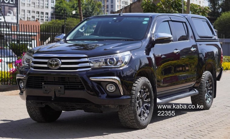 2018-toyota-hilux-big-0