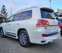 2018-toyotalandcruiser-zx-v8-small-6