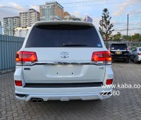 2018-toyotalandcruiser-zx-v8-small-5