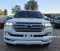 2018-toyotalandcruiser-zx-v8-small-2