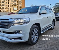 2018-toyotalandcruiser-zx-v8-small-1