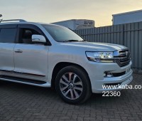 2018-toyotalandcruiser-zx-v8-small-0