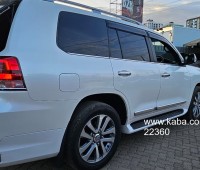 2018-toyotalandcruiser-zx-v8-small-7