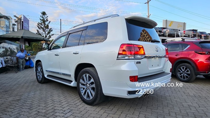 2018-toyotalandcruiser-zx-v8-big-6