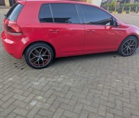 volkswagen-golf-small-1