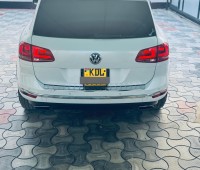 2015-vw-touareg-small-1