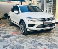 2015-vw-touareg-small-2